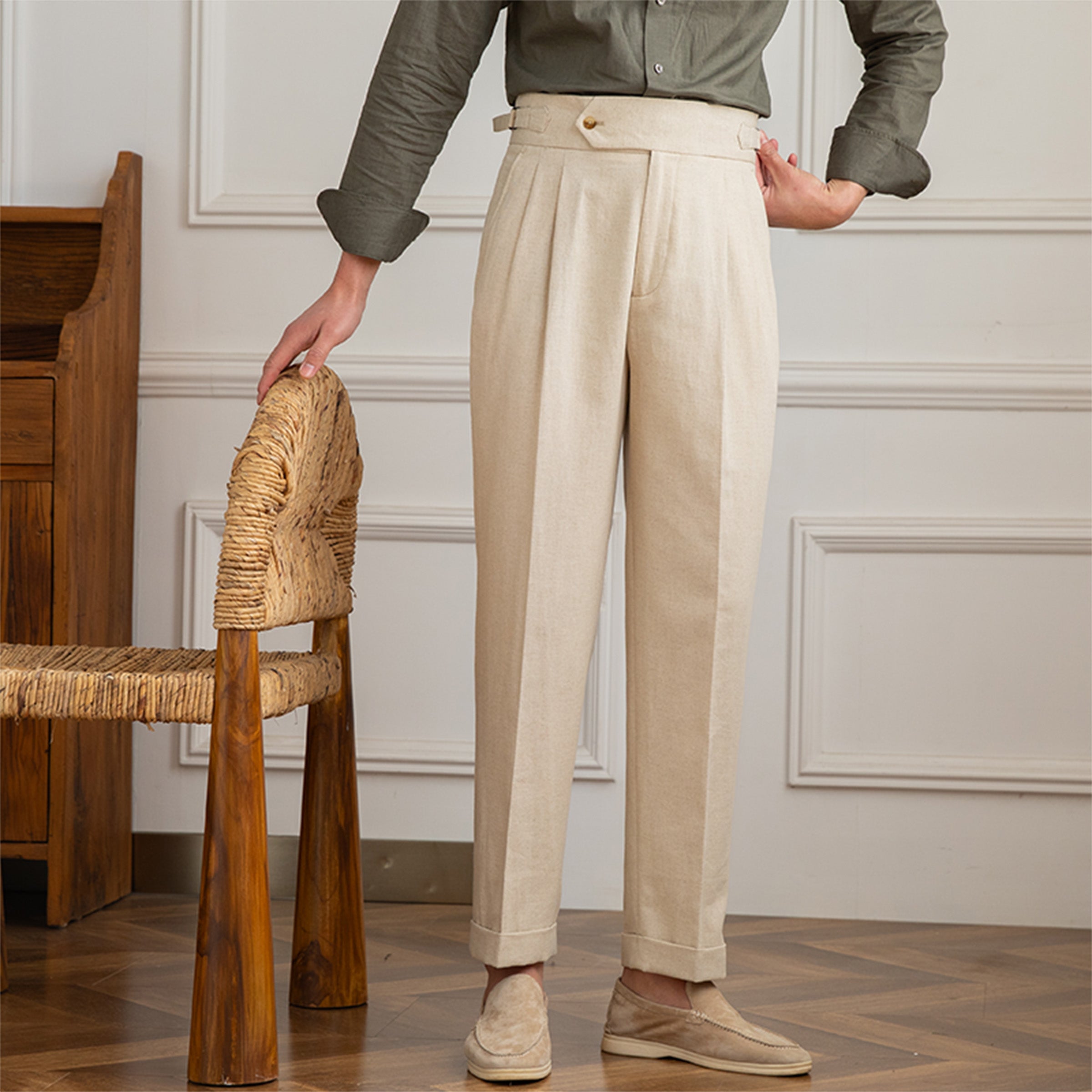 Men’s High-Waisted Pleated Trousers – Italian Style with Elongated Silhouette